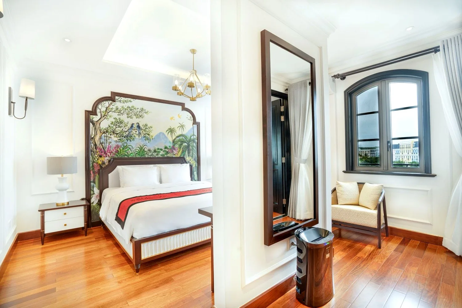 La Rose Suite